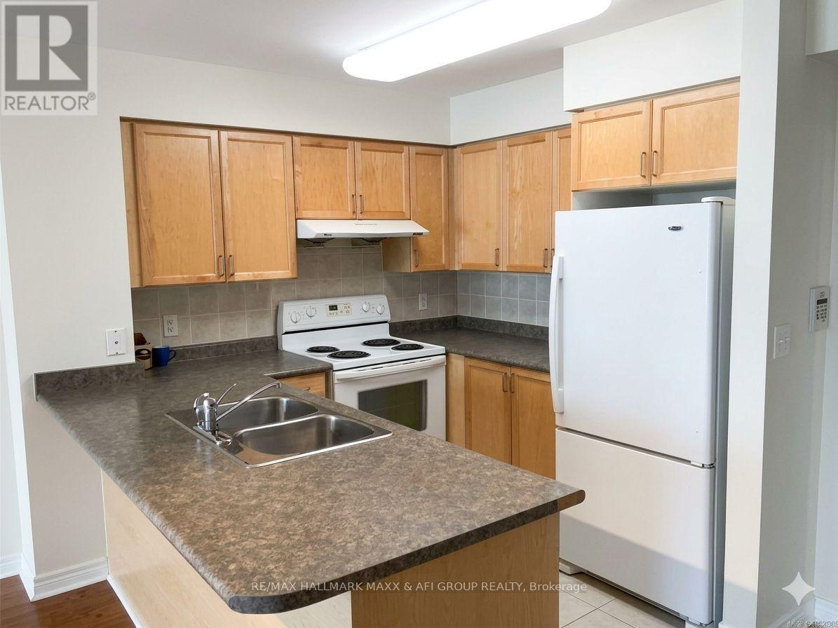 3309 - 23 Hollywood Avenue, Toronto, Ontario  M4L 2K4 - Photo 3 - C13208030