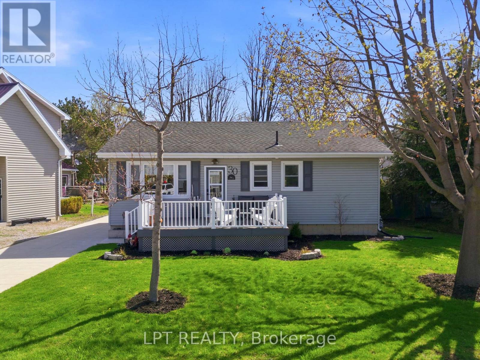30 Sauble River Road, Lambton Shores, Ontario  N0M 1T0 - Photo 2 - X13208924