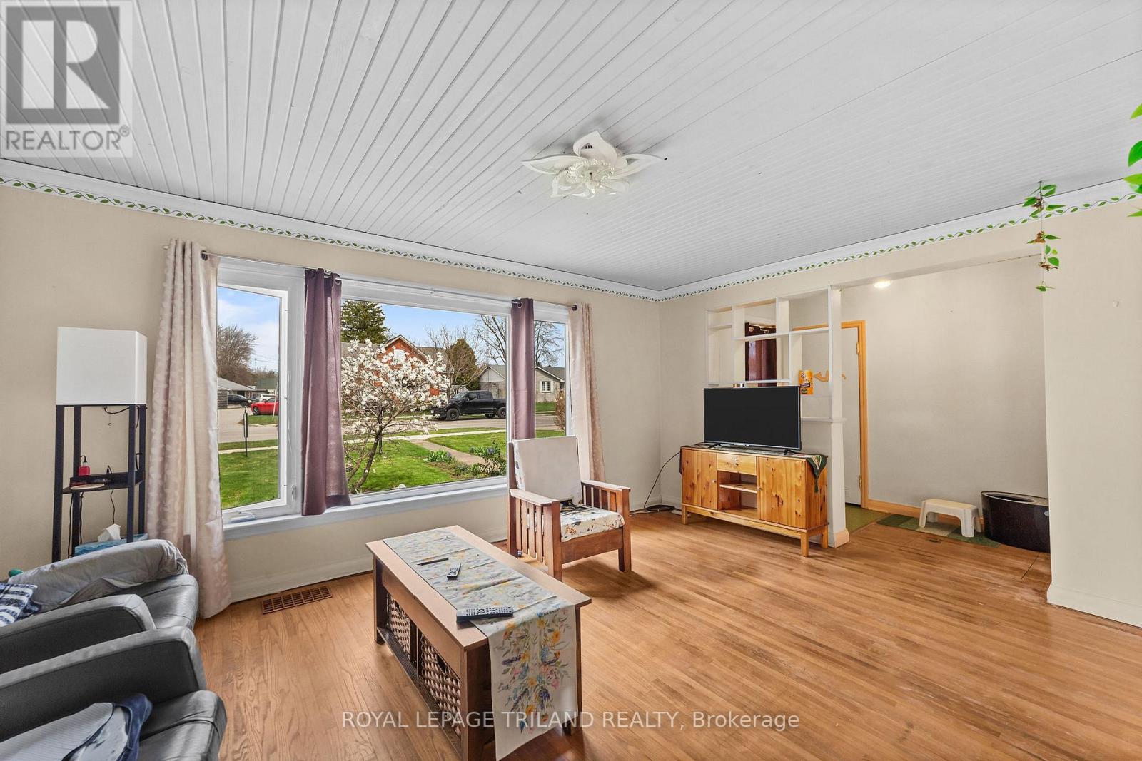 22929 Hagerty Road, Newbury, Ontario  N0L 1Z0 - Photo 8 - X13208966