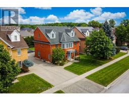 85 MEADOWLANDS BOULEVARD, Hamilton, Ontario