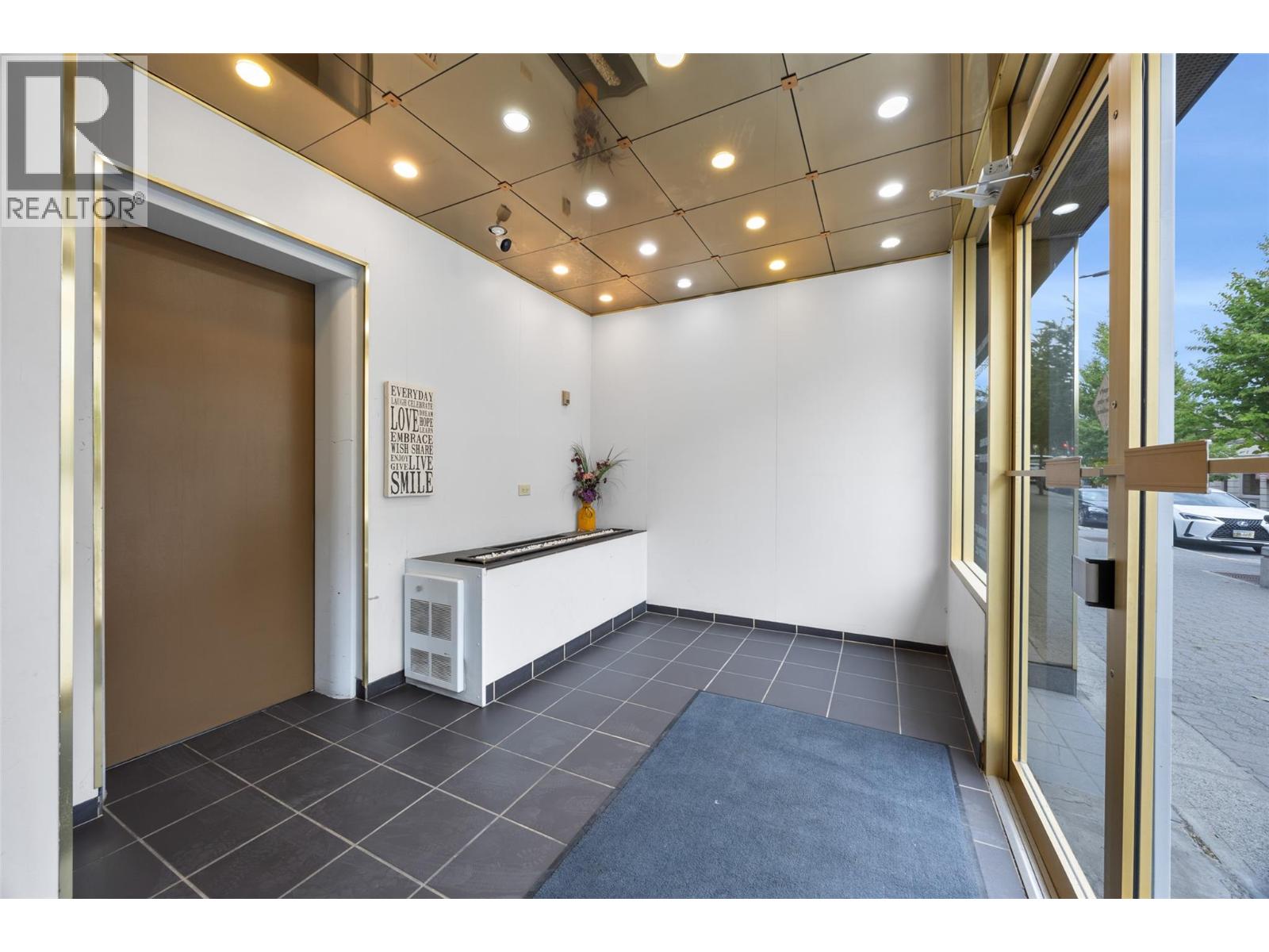 141 Victoria Street Unit# 301, Kamloops, British Columbia  V2C 1Z4 - Photo 2 - 10389188