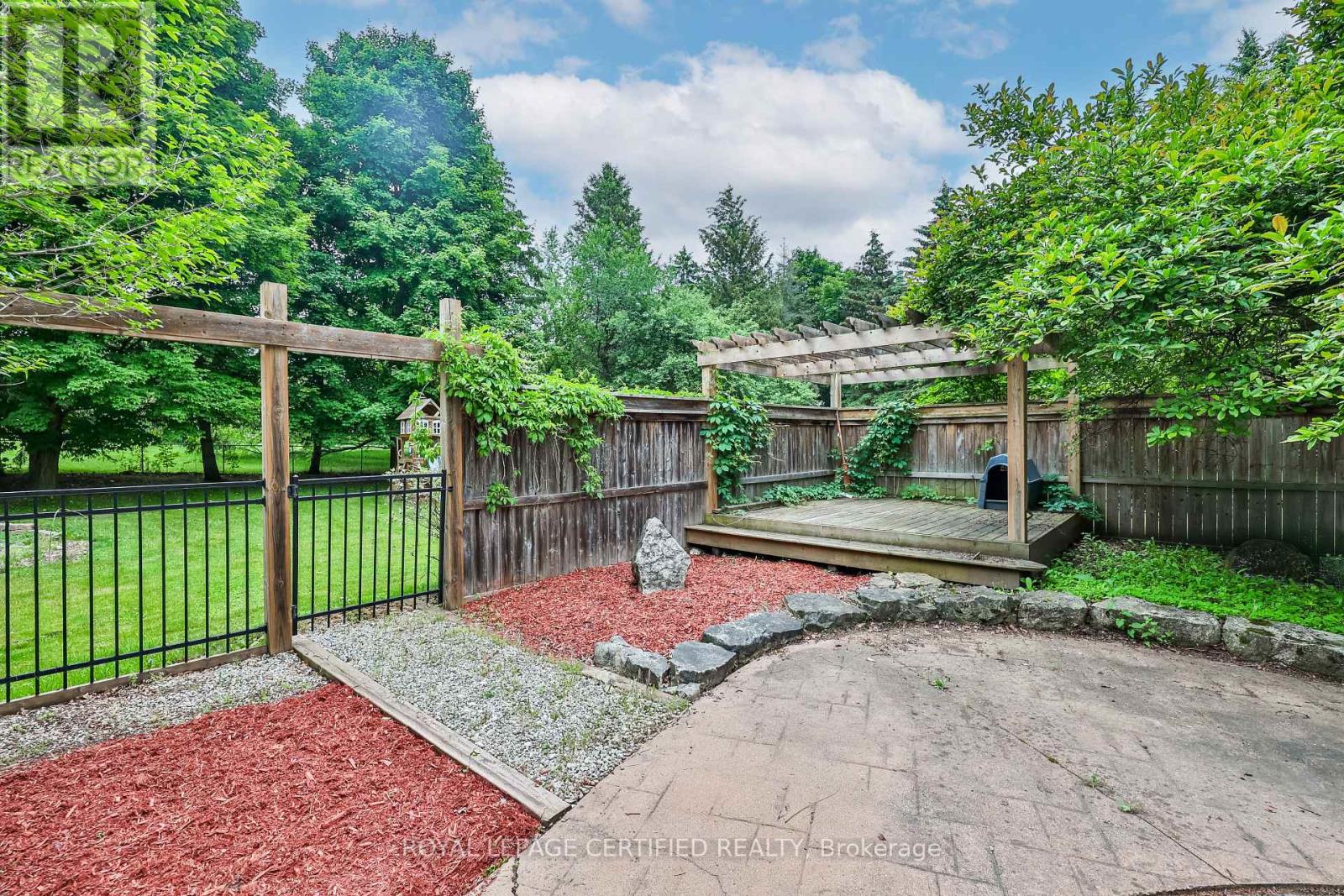 10 Karendale Crescent, Hamilton, Ontario  L0R 1K0 - Photo 48 - X13207530