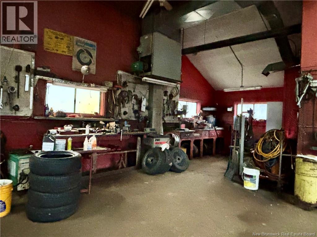 200 Rue Du Pecheur, Lamèque, New Brunswick  E8T 1K2 - Photo 14 - NB130257