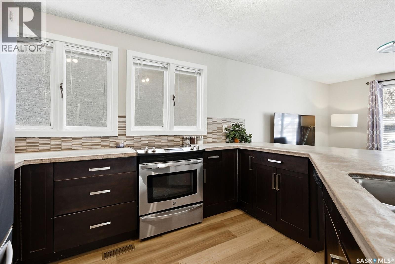 3231 Retallack Street, Regina, Saskatchewan  S4S 1T7 - Photo 8 - SK037442