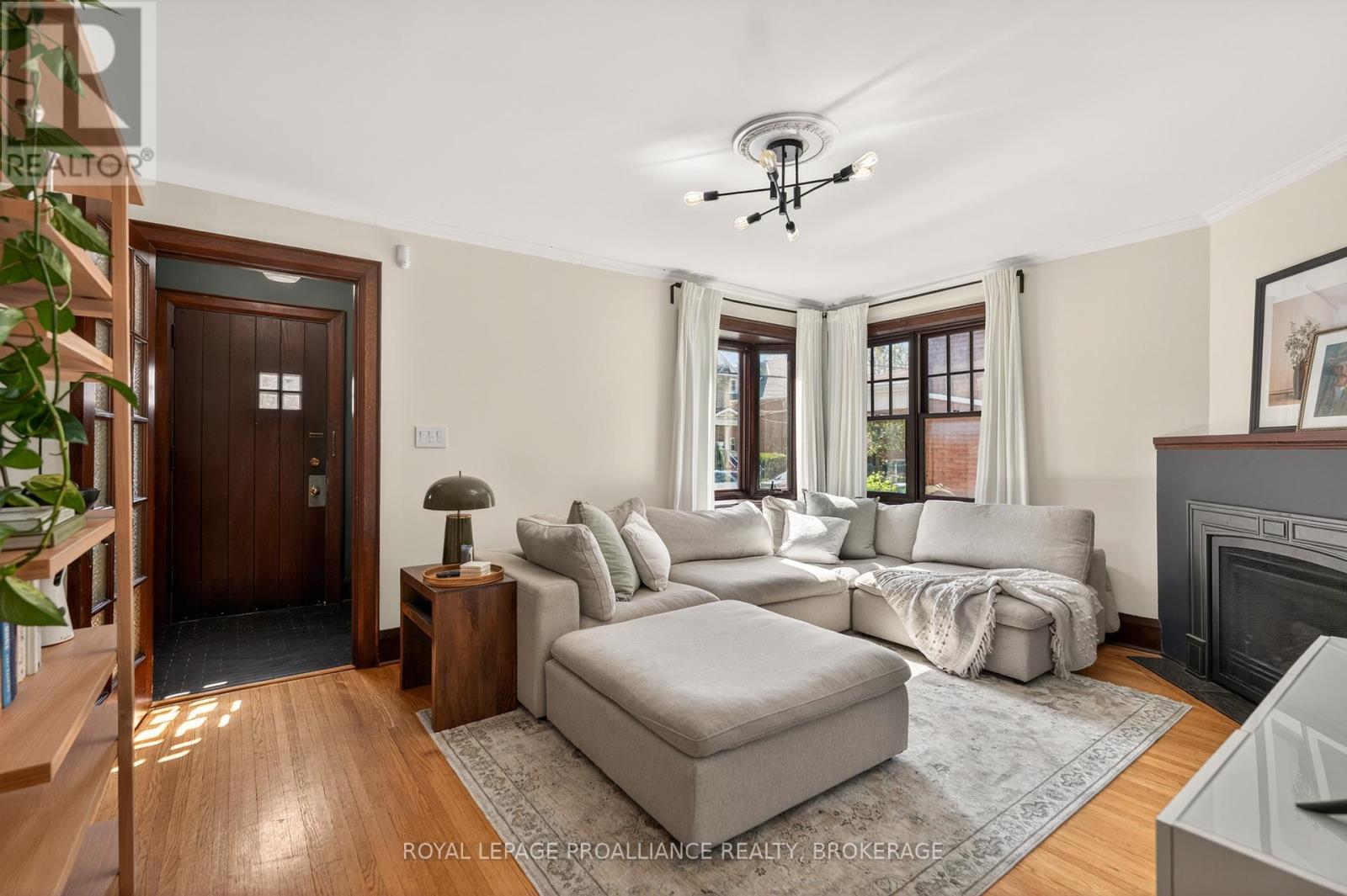 204 Collingwood Street, Kingston, Ontario K7L 3X8 - Photo 5 - X13208980