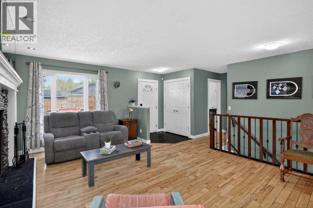 76 Marquis Place Se, Airdrie, Alberta  T4A 1Z1 - Photo 3 - A2315413
