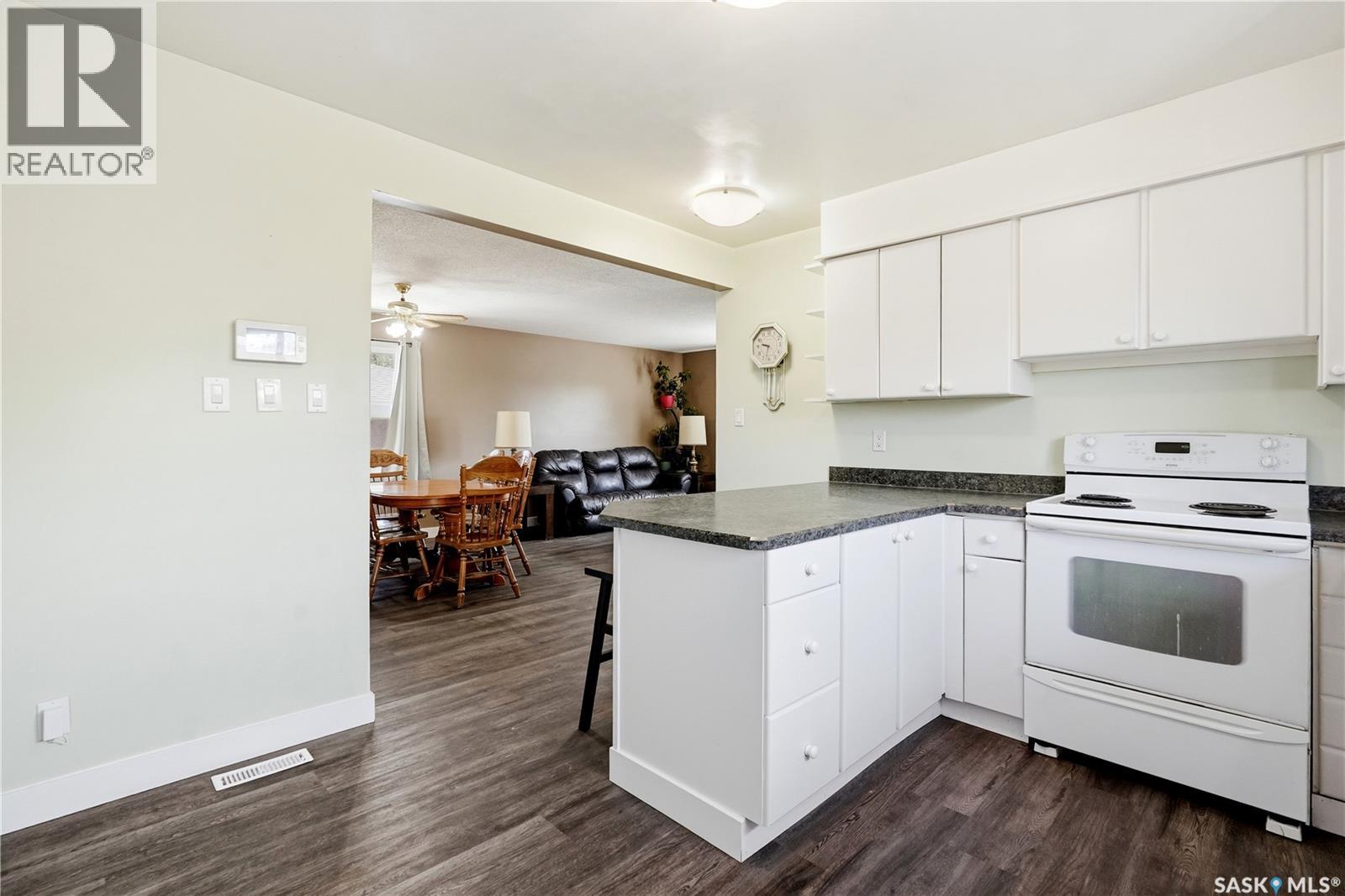 1360 Lacon Street, Regina, Saskatchewan  S4N 1Y9 - Photo 11 - SK037367