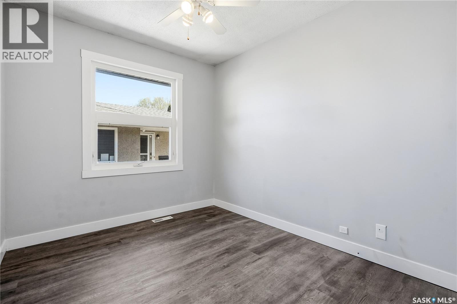 1360 Lacon Street, Regina, Saskatchewan  S4N 1Y9 - Photo 22 - SK037367