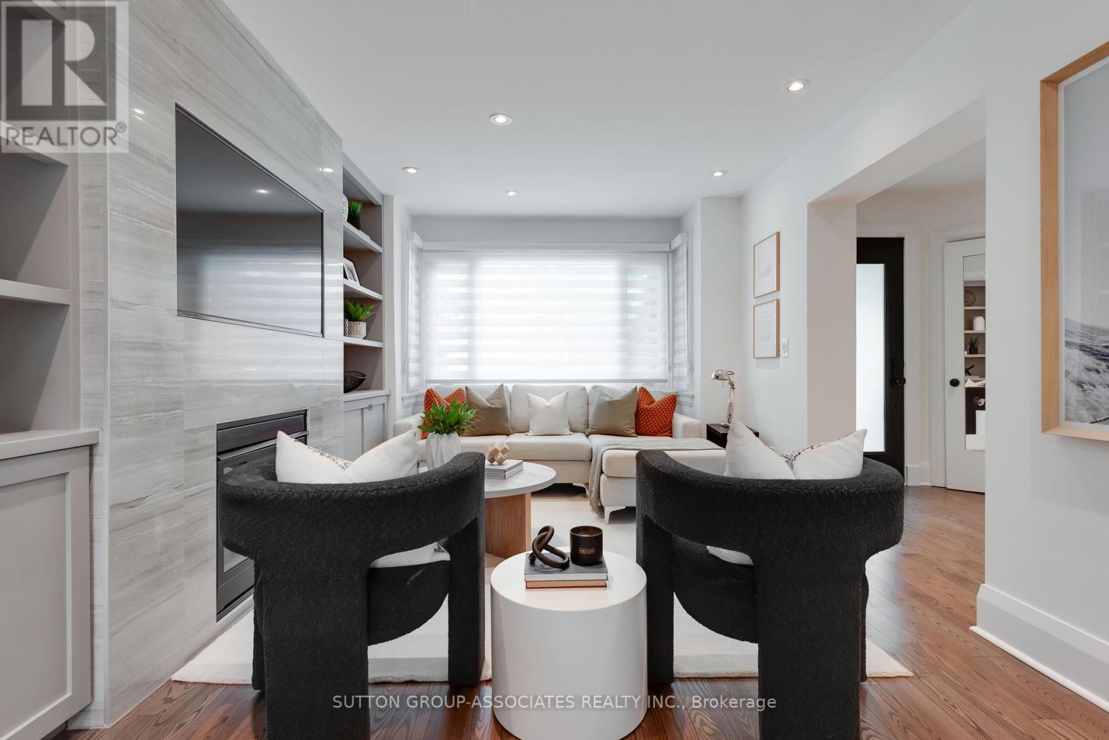 8 Dundurn Crescent, Toronto, Ontario  M6C 1H5 - Photo 10 - C13208888