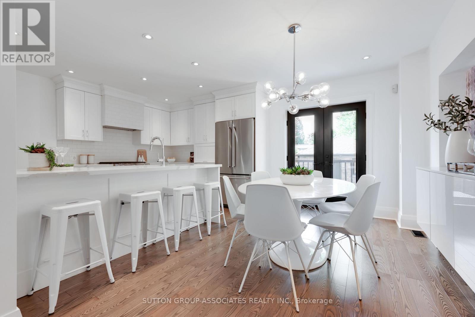 8 Dundurn Crescent, Toronto, Ontario  M6C 1H5 - Photo 12 - C13208888