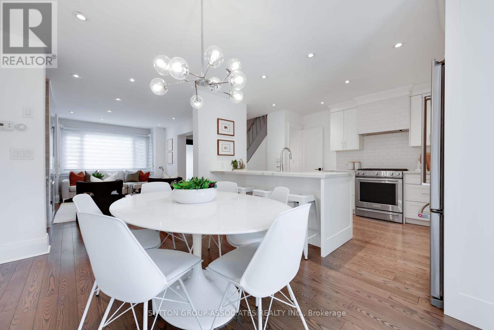 8 Dundurn Crescent, Toronto, Ontario  M6C 1H5 - Photo 16 - C13208888