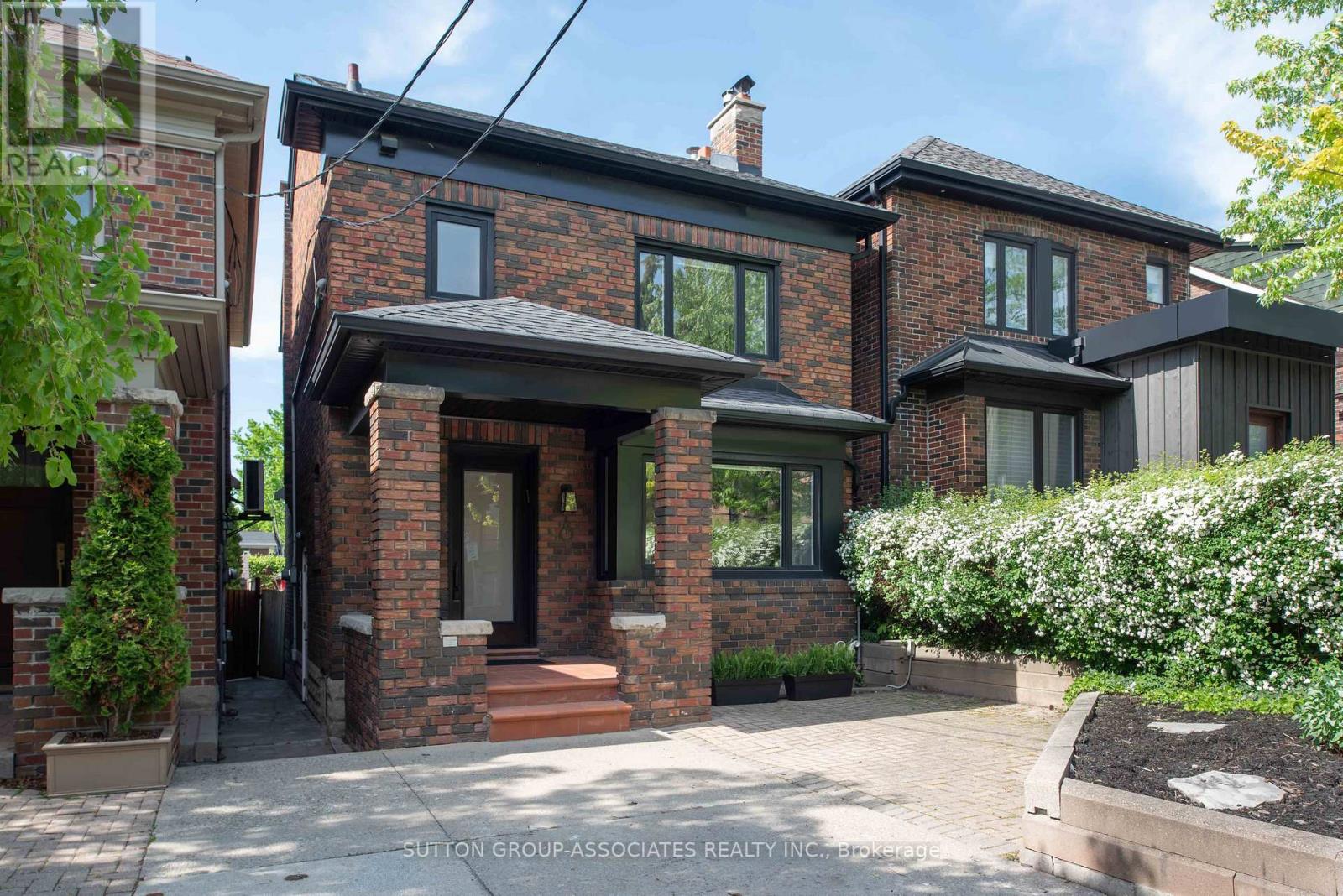 8 Dundurn Crescent, Toronto, Ontario  M6C 1H5 - Photo 2 - C13208888