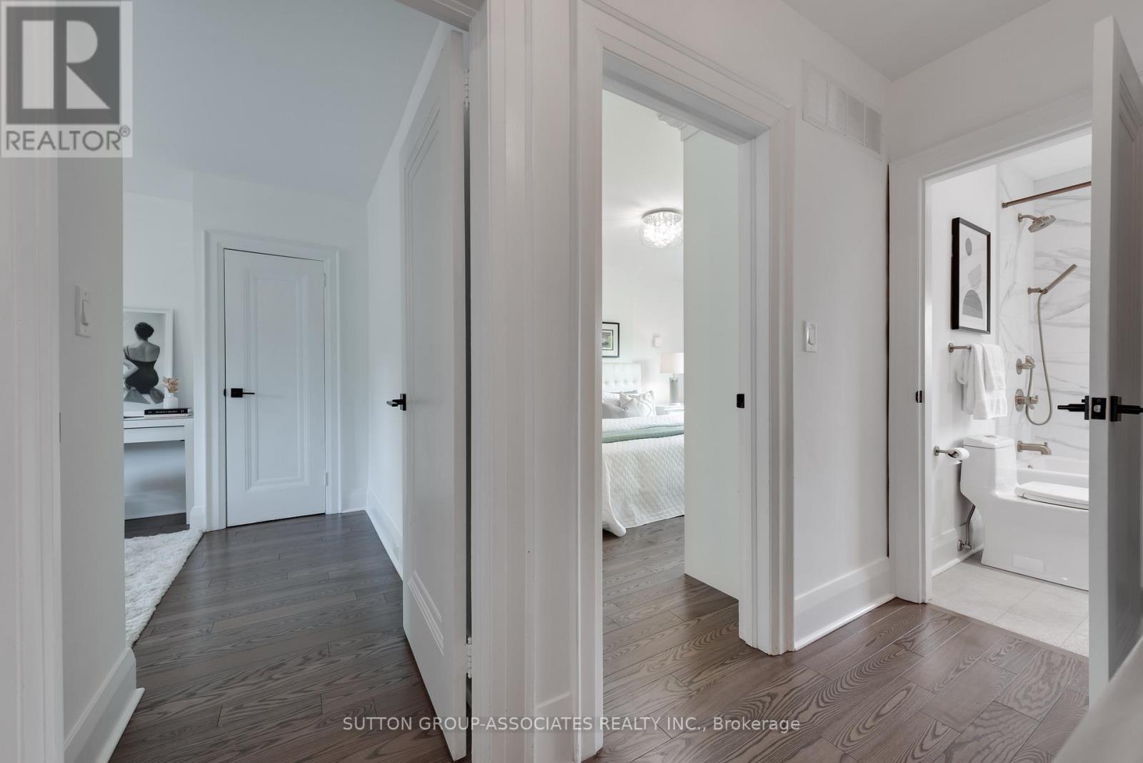 8 Dundurn Crescent, Toronto, Ontario  M6C 1H5 - Photo 21 - C13208888