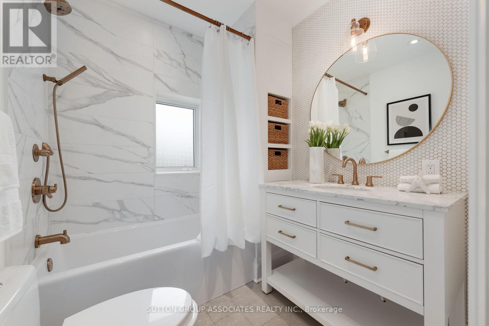 8 Dundurn Crescent, Toronto, Ontario  M6C 1H5 - Photo 28 - C13208888