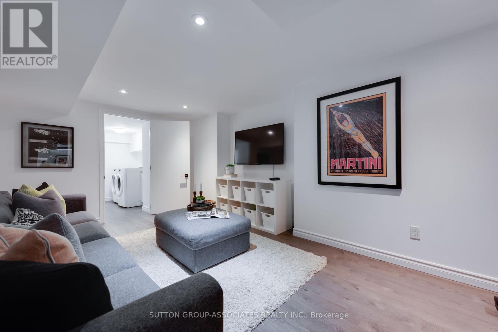8 Dundurn Crescent, Toronto, Ontario  M6C 1H5 - Photo 30 - C13208888