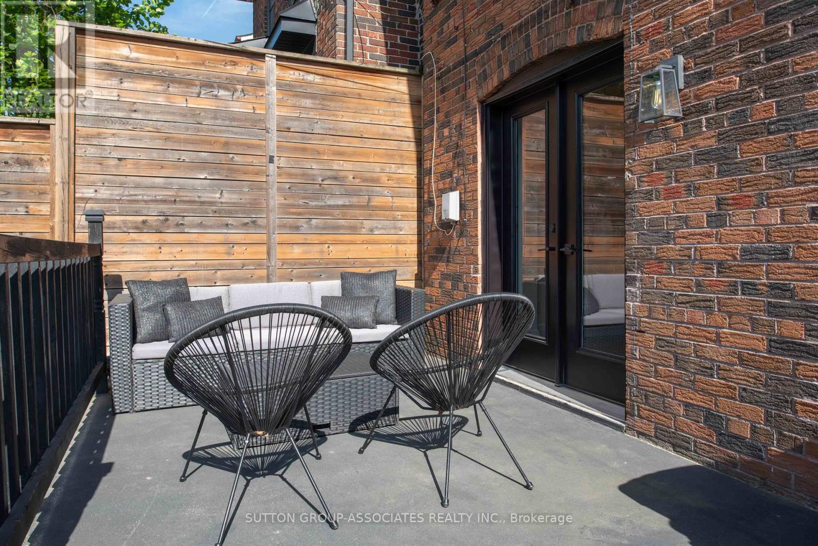 8 Dundurn Crescent, Toronto, Ontario  M6C 1H5 - Photo 47 - C13208888