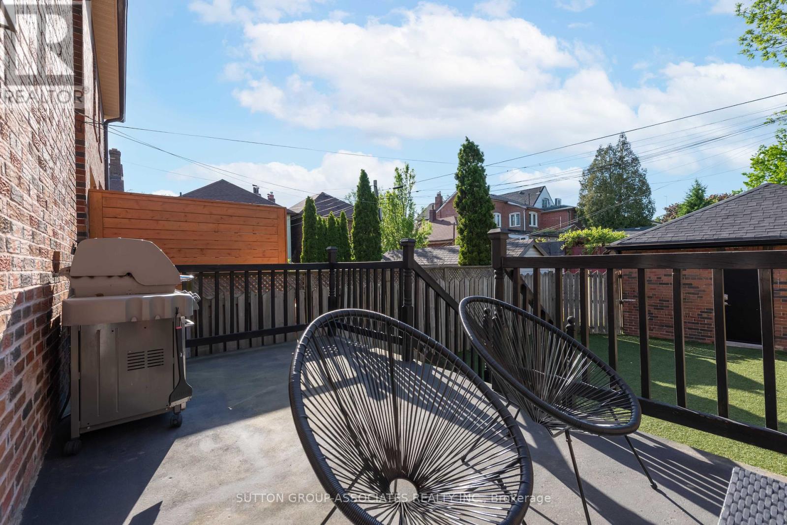 8 Dundurn Crescent, Toronto, Ontario  M6C 1H5 - Photo 48 - C13208888
