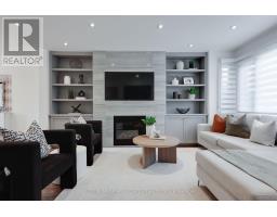 8 DUNDURN CRESCENT, Toronto, Ontario