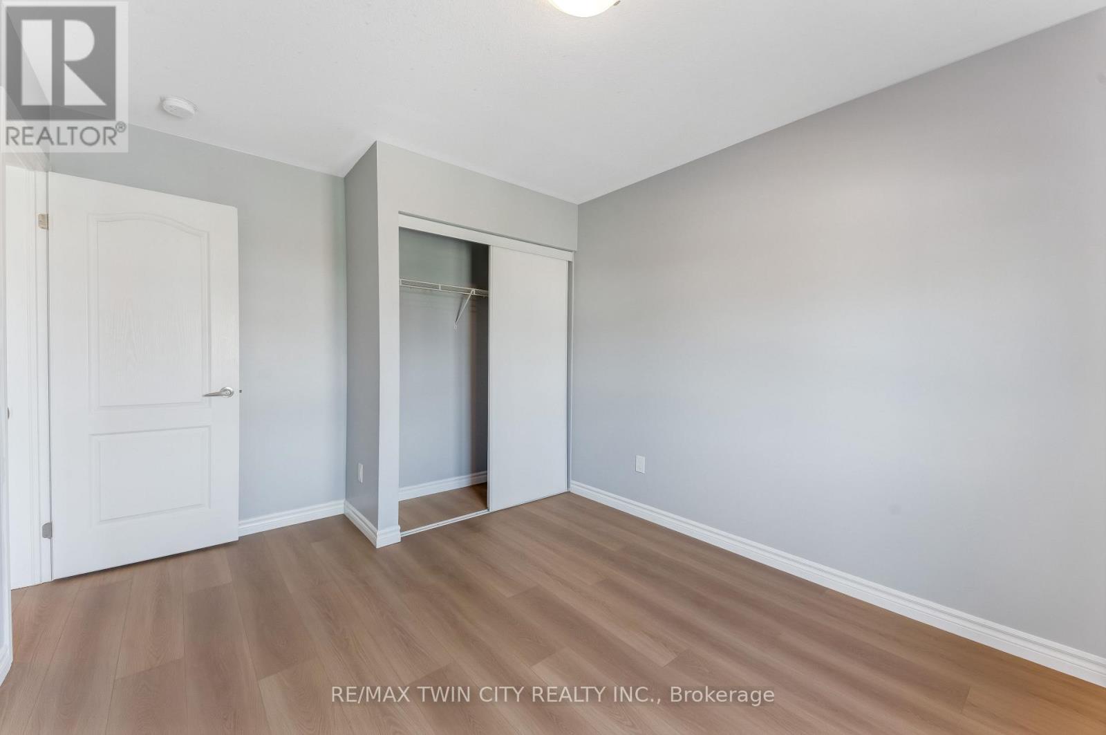 21 Postmaster Drive, Kitchener, Ontario  N2R 0J2 - Photo 17 - X13208680