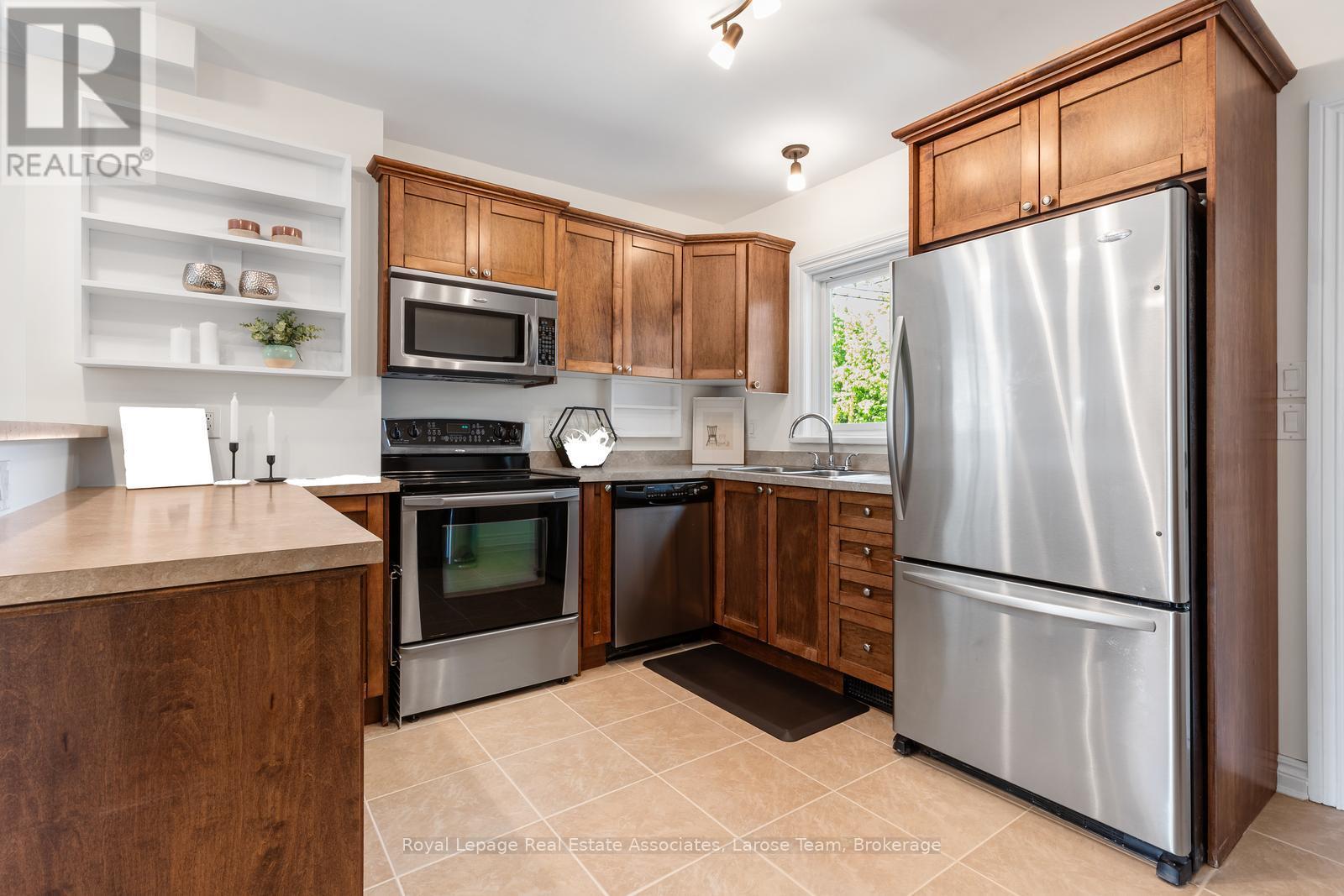 36 Firstbrooke Road, Toronto, Ontario  M4E 2L1 - Photo 10 - E13209006