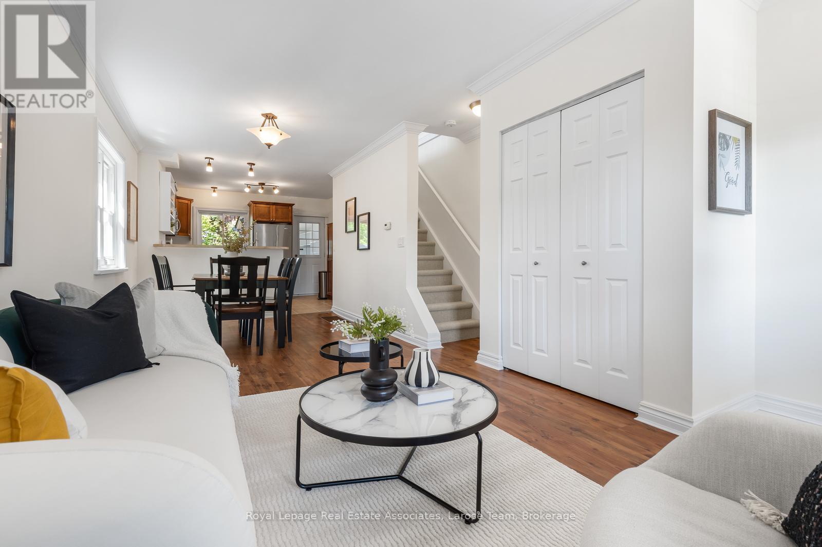 36 Firstbrooke Road, Toronto, Ontario  M4E 2L1 - Photo 5 - E13209006