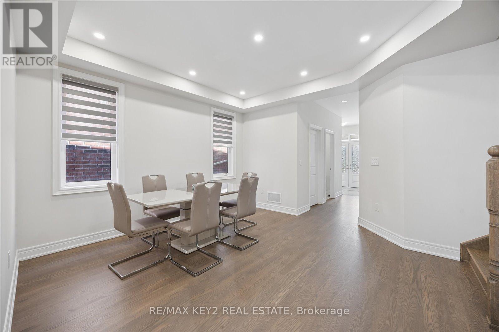 2484 Florentine Place, Pickering, Ontario  L1X 0H2 - Photo 4 - E13209018
