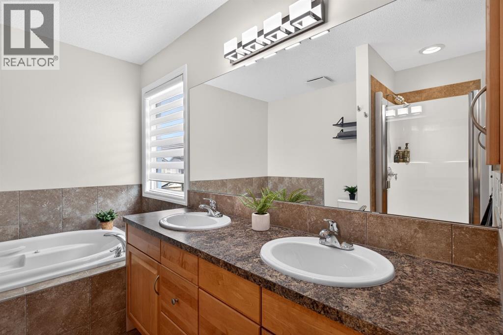 2063 Sagewood Rise SW, Airdrie, Alberta  T4B 3N2 - Photo 28 - A2314918