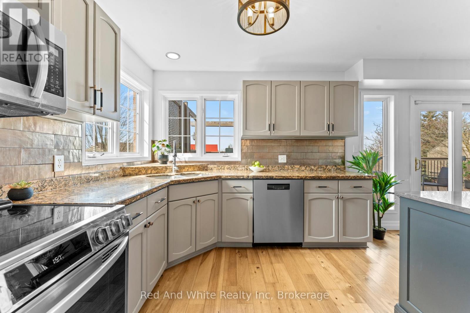 26 Shadyridge Place, Kitchener, Ontario  N2N 3J1 - Photo 10 - X12867832
