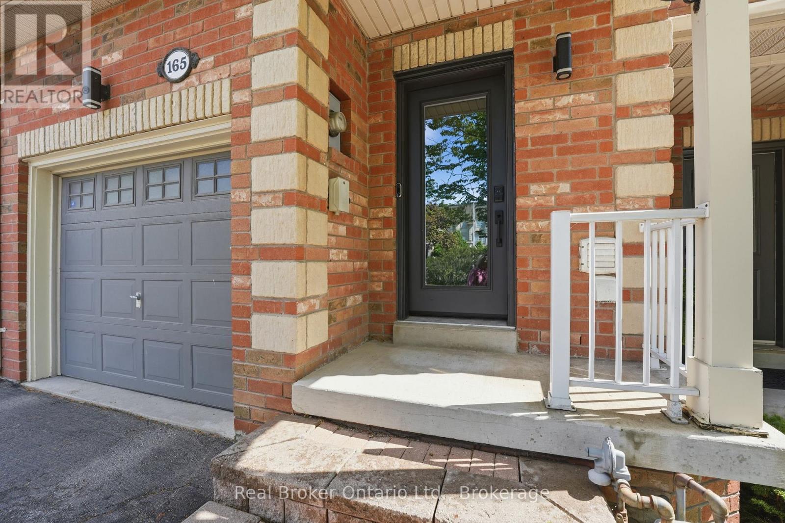 165 Margaret Drive, Oakville, Ontario  L6K 2W2 - Photo 3 - W13209200