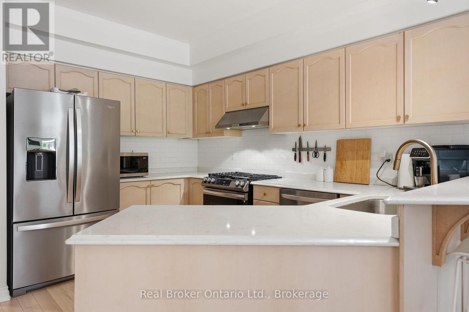 165 Margaret Drive, Oakville, Ontario  L6K 2W2 - Photo 7 - W13209200
