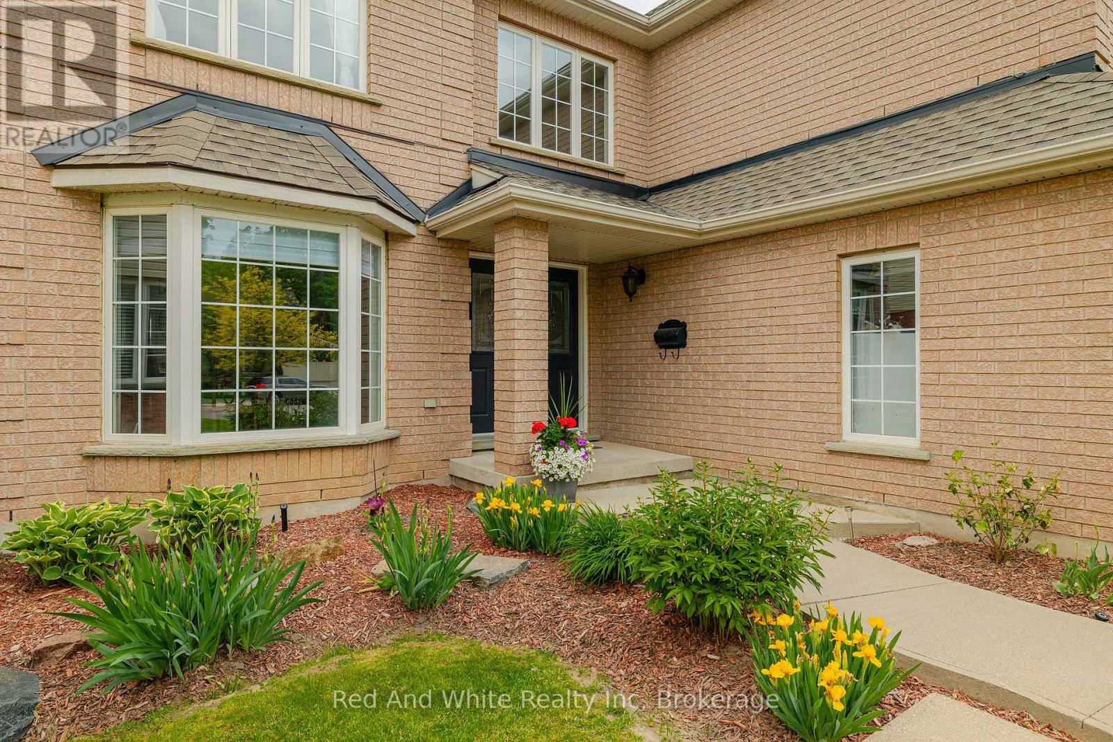 26 Shadyridge Place, Kitchener, Ontario  N2N 3J1 - Photo 3 - X12867832