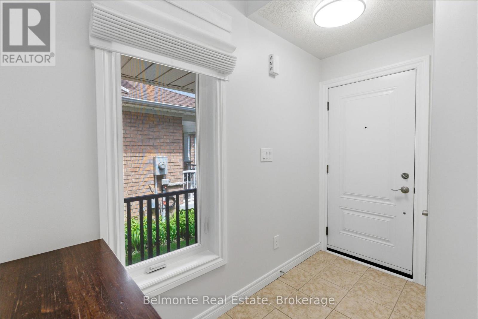 52 Lady May Drive, Whitby, Ontario L1R 3A7 - Photo 4 - E13209128