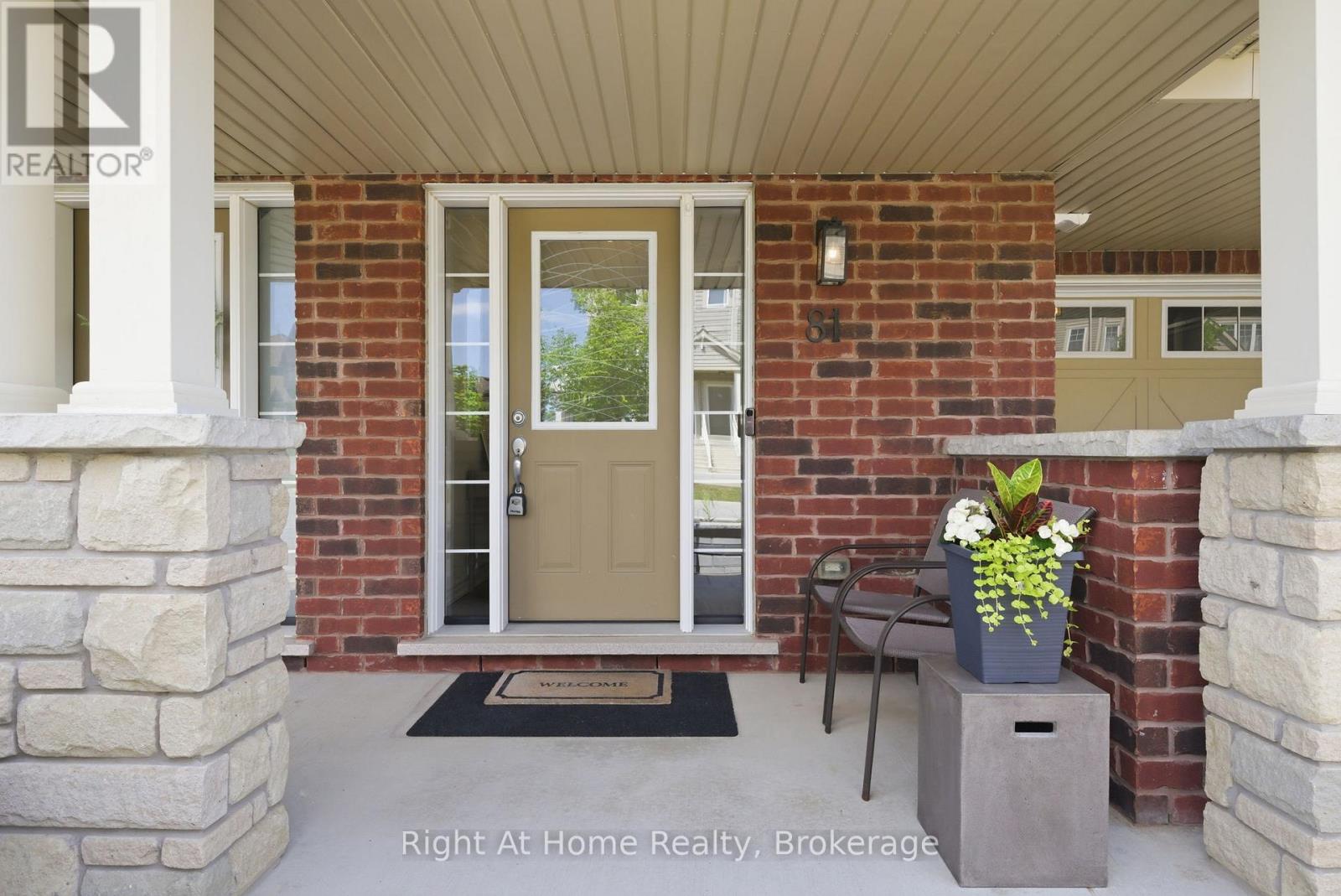 81 Far North Court, Oshawa, Ontario  L1L 0J5 - Photo 3 - E13209386