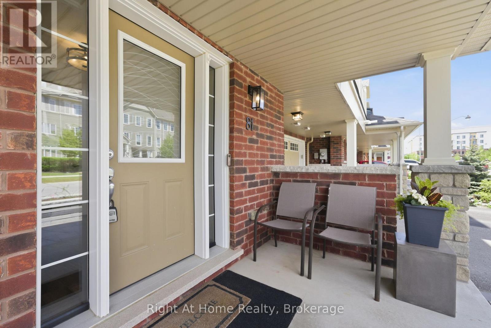 81 Far North Court, Oshawa, Ontario  L1L 0J5 - Photo 4 - E13209386