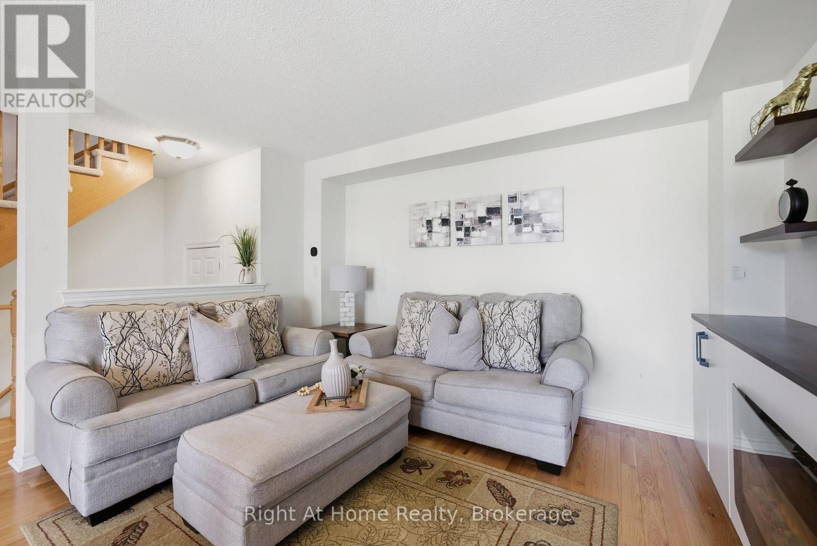 81 Far North Court, Oshawa, Ontario  L1L 0J5 - Photo 6 - E13209386