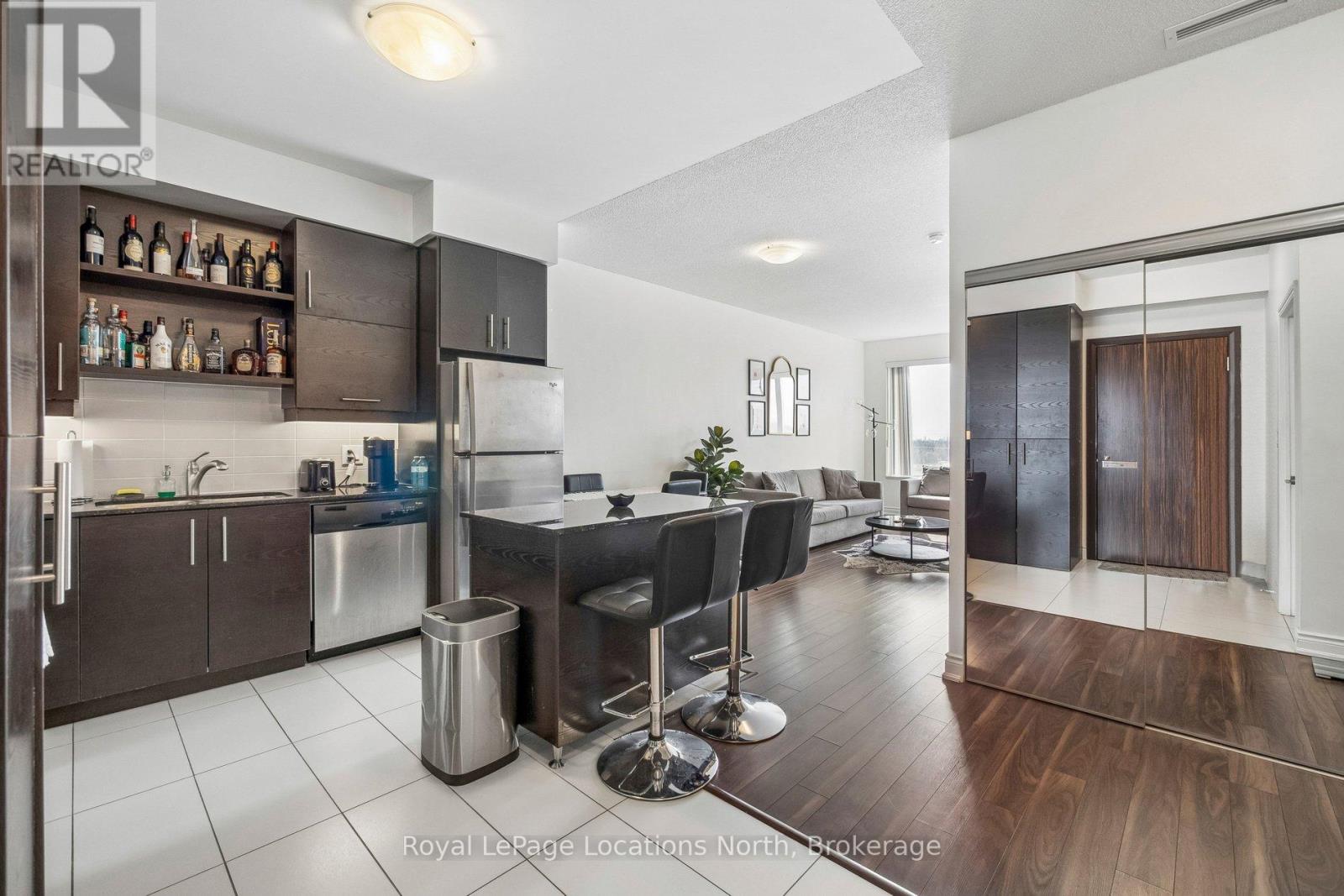 810 - 277 South Park Road, Markham, Ontario  L3T 0B7 - Photo 3 - N13209056