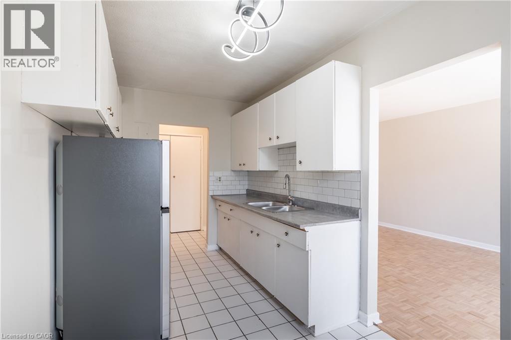 2433 First Street Unit# 9, Burlington, Ontario  L7R 1C7 - Photo 15 - 40834470