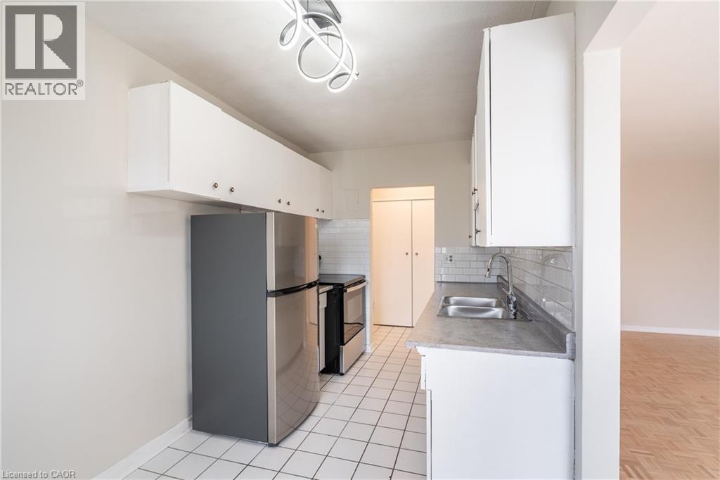 2433 First Street Unit# 9, Burlington, Ontario  L7R 1C7 - Photo 17 - 40834470