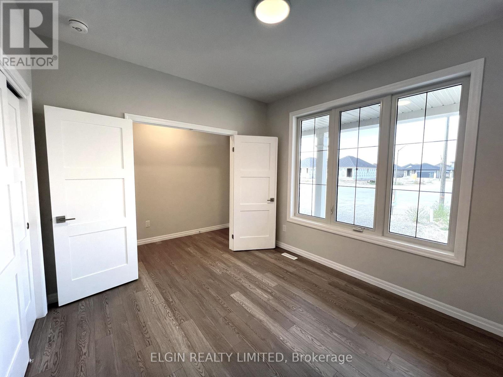 10 Columbus Court, Central Elgin, Ontario  N5P 0E5 - Photo 3 - X13209344