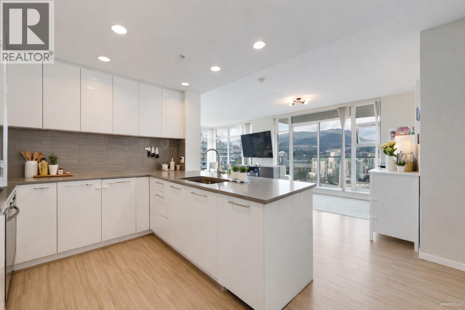 2806 3102 Windsor Gate, Coquitlam, British Columbia V3B 0J3 - Photo 2 - R3105003