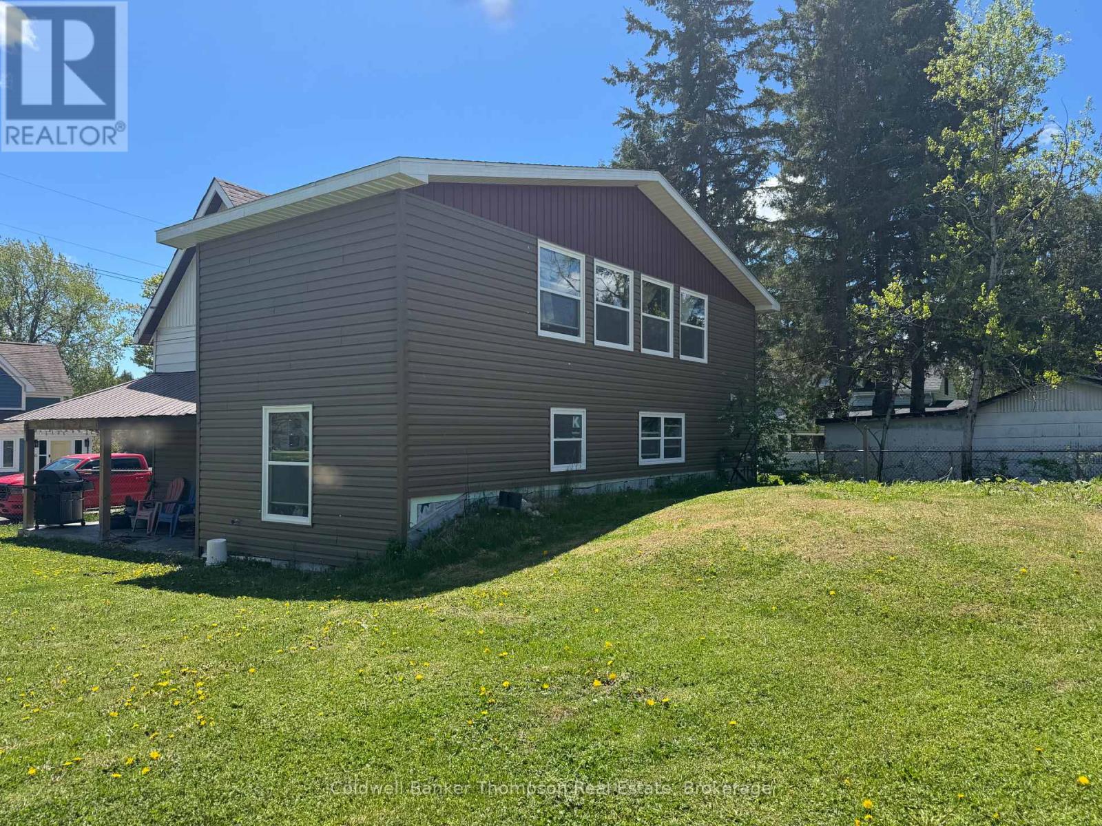 5 Bay Street, Magnetawan, Ontario P0A 1P0 - Photo 2 - X13209398