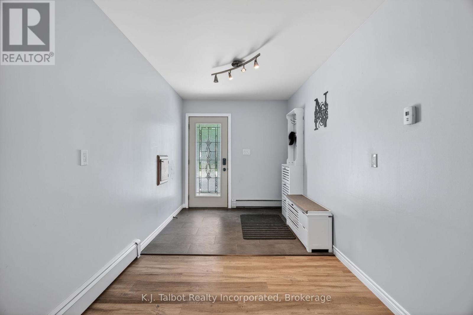 441 Coombs Street, North Huron, Ontario N0M 1H0 - Photo 15 - X13209414