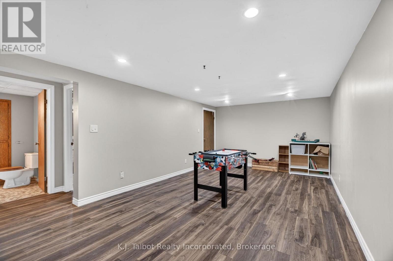 441 Coombs Street, North Huron, Ontario N0M 1H0 - Photo 32 - X13209414