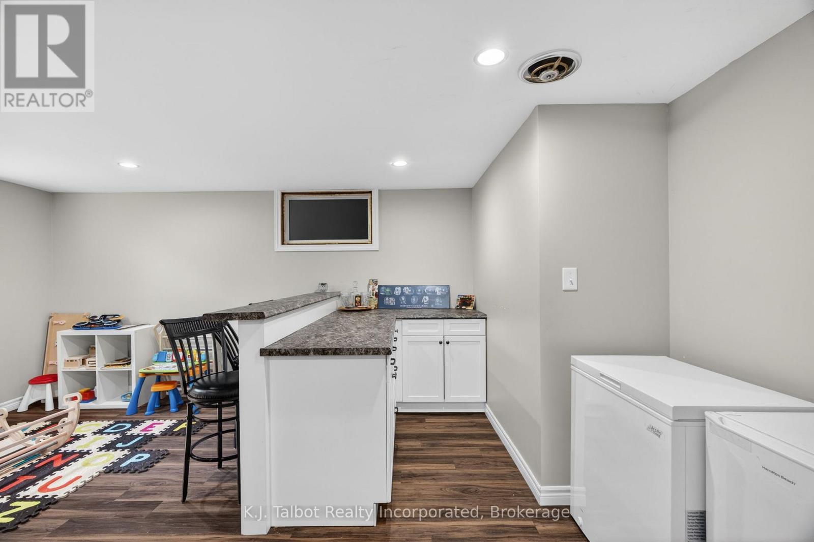 441 Coombs Street, North Huron, Ontario N0M 1H0 - Photo 33 - X13209414
