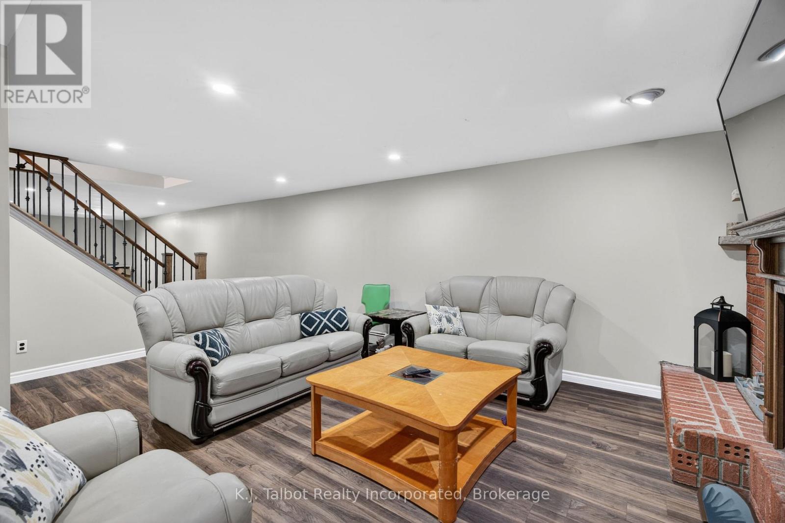 441 Coombs Street, North Huron, Ontario N0M 1H0 - Photo 35 - X13209414