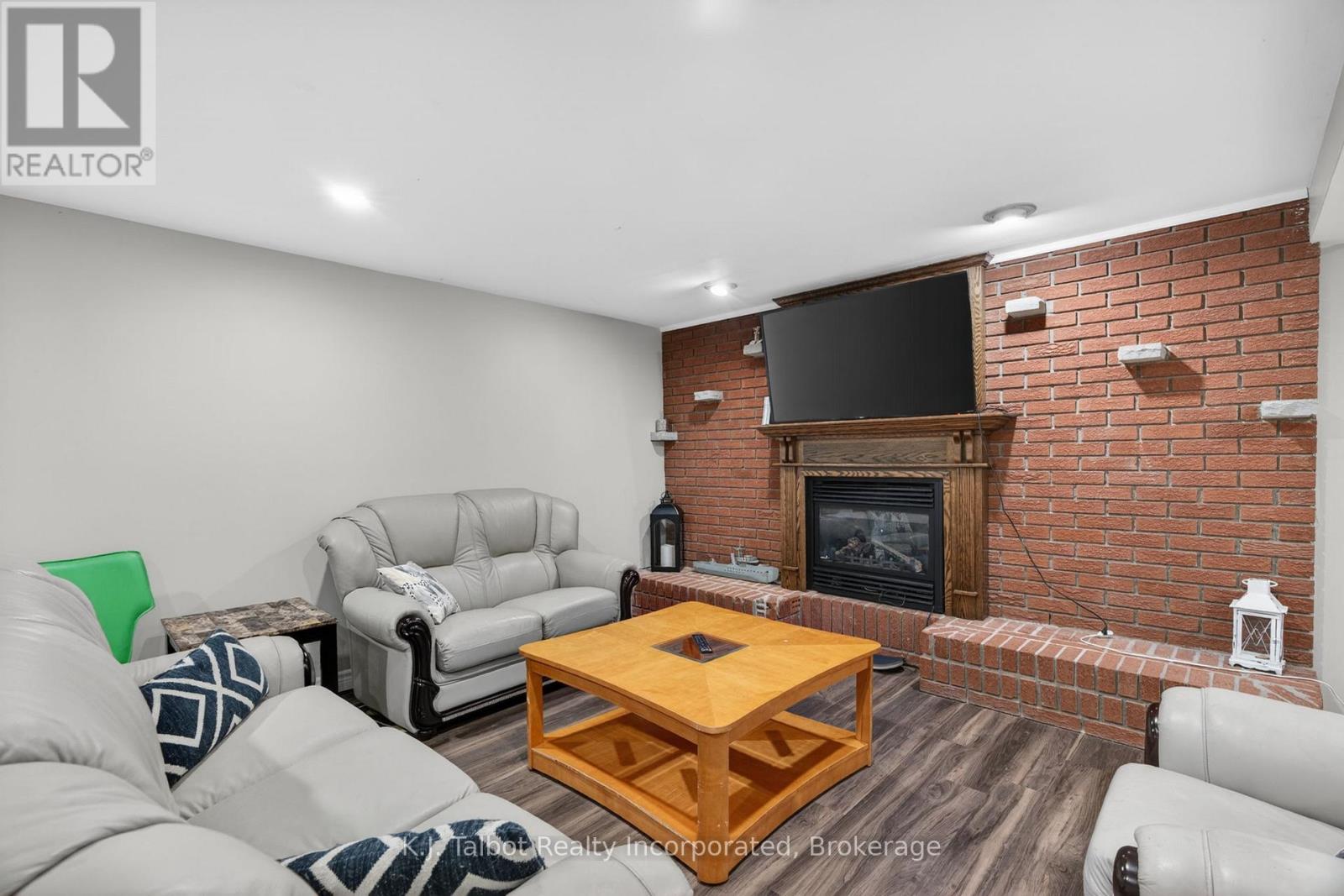 441 Coombs Street, North Huron, Ontario N0M 1H0 - Photo 37 - X13209414