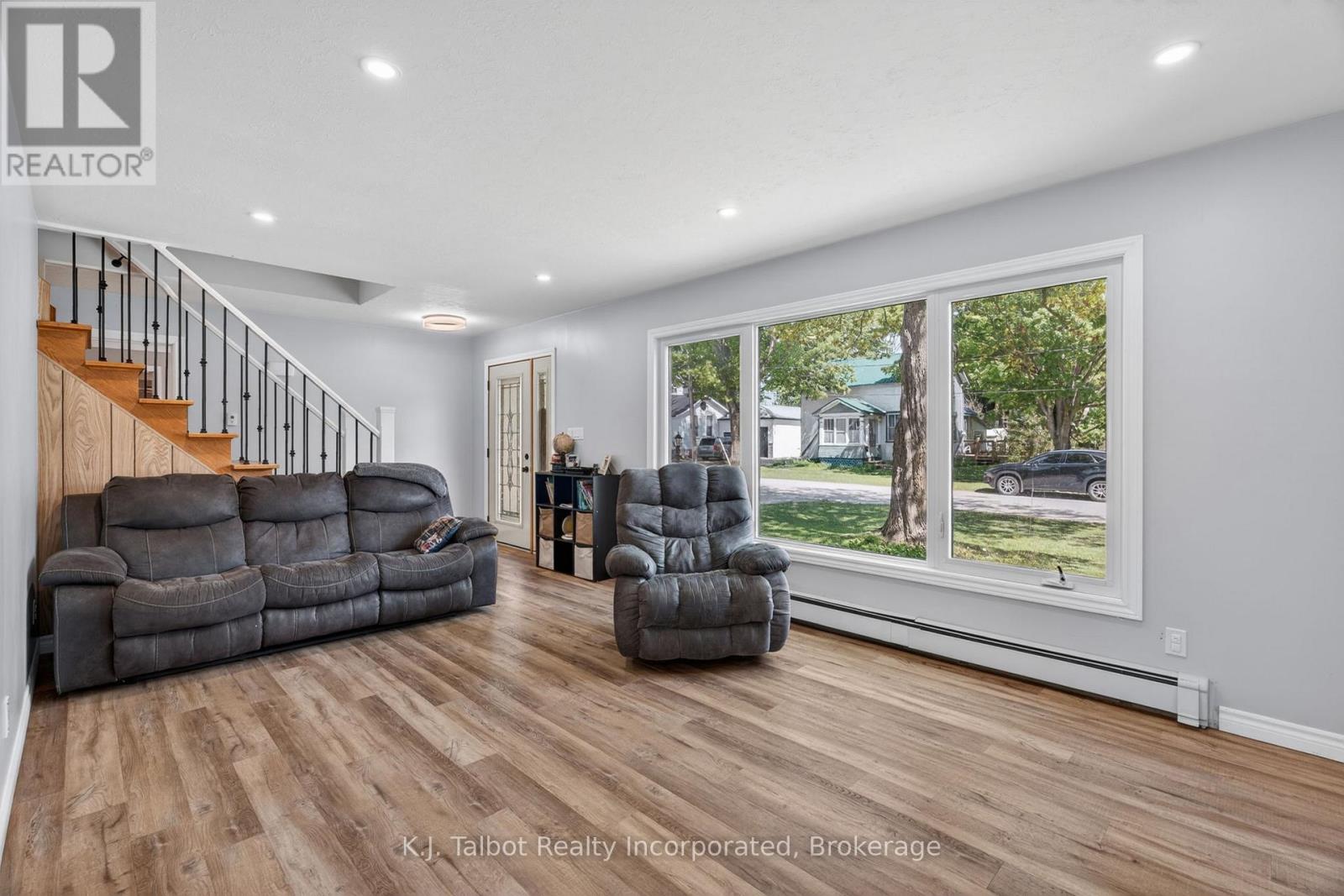 441 Coombs Street, North Huron, Ontario N0M 1H0 - Photo 4 - X13209414