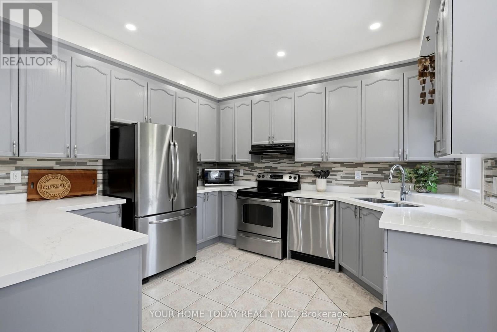 2 Trillium Terrace, Halton Hills, Ontario  L7J 2W8 - Photo 11 - W13208898