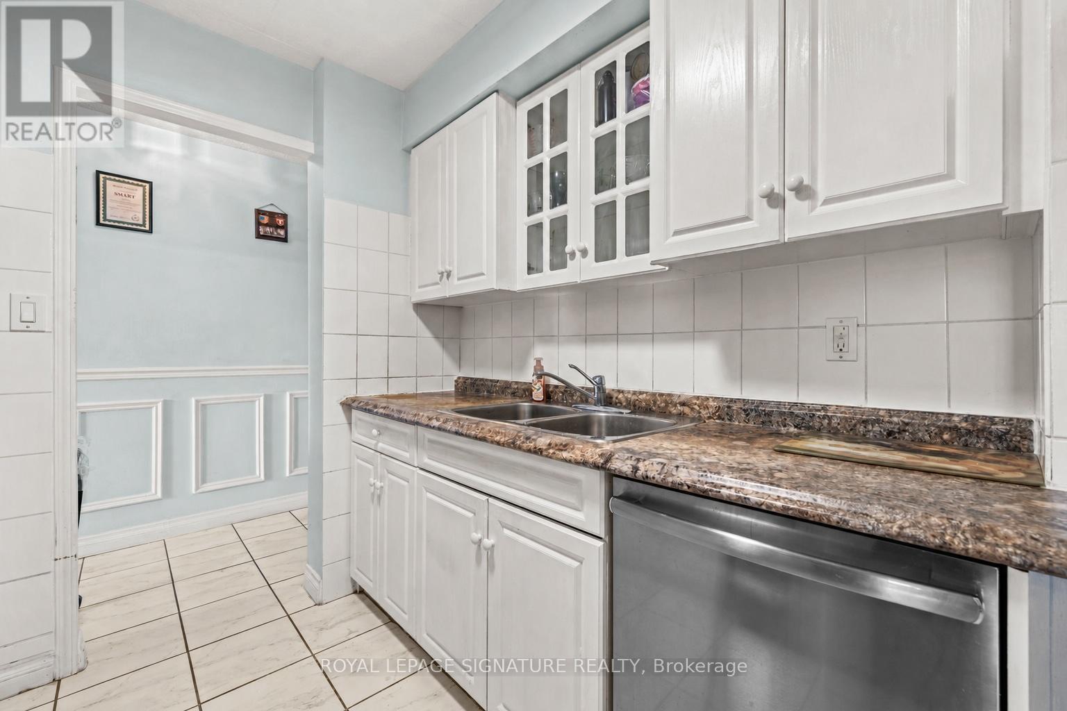 304 - 2556 Argyle Road, Mississauga, Ontario L5B 2H6 - Photo 9 - W13208956