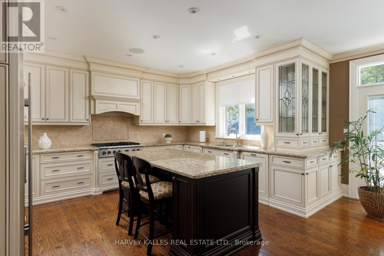 55 Twyford Road, Toronto, Ontario  M9A 1W5 - Photo 17 - W13208970